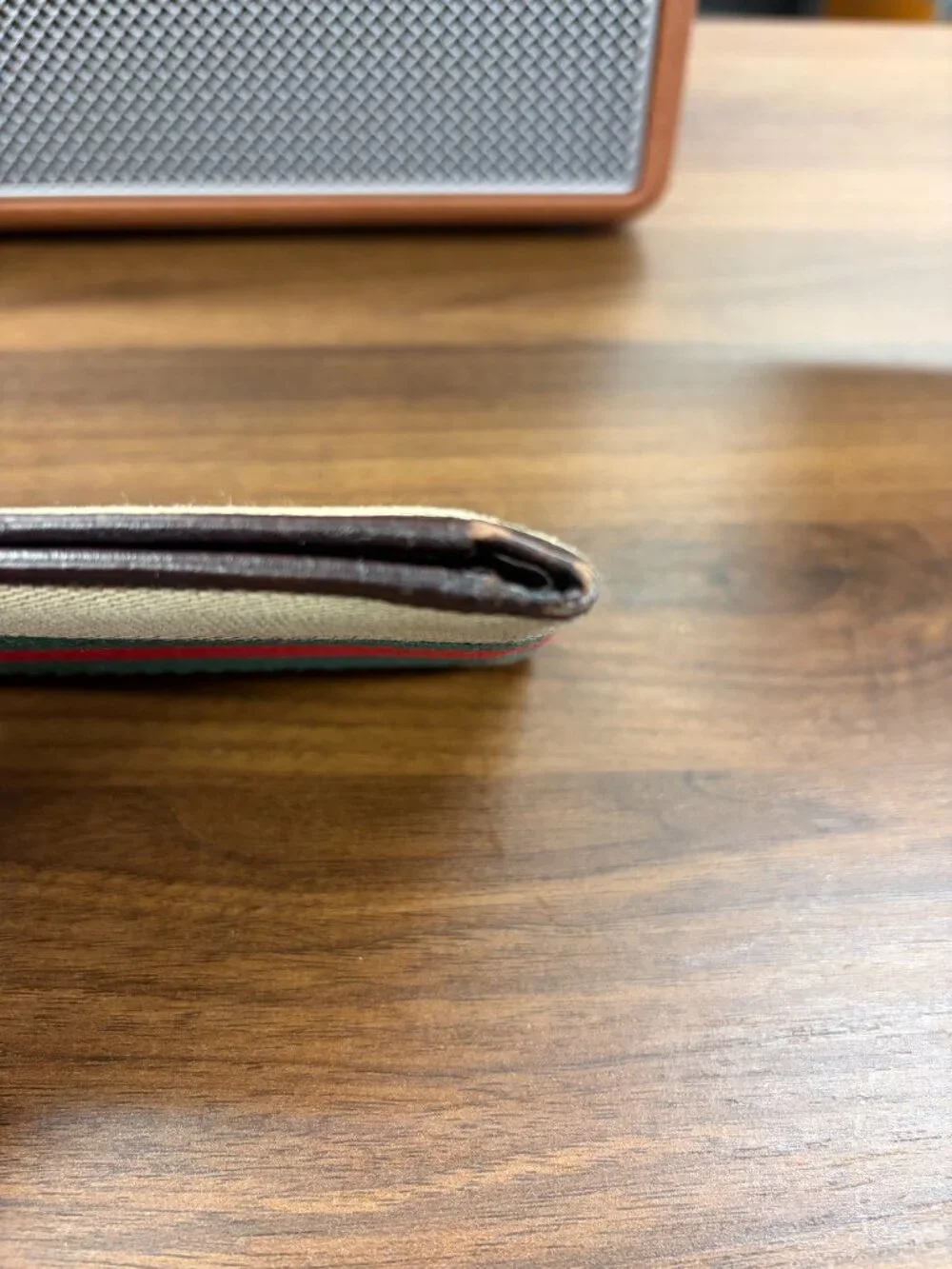 Gucci Men's Striped Bifold Wallet + Extremely Rare